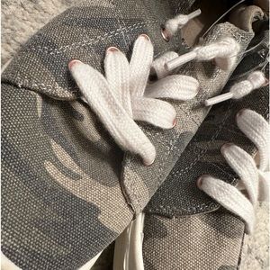 Brand New Camouflage Print Canvas Sneaker